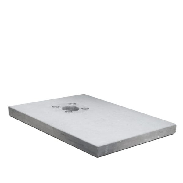 Base in cemento per fontana in metallo