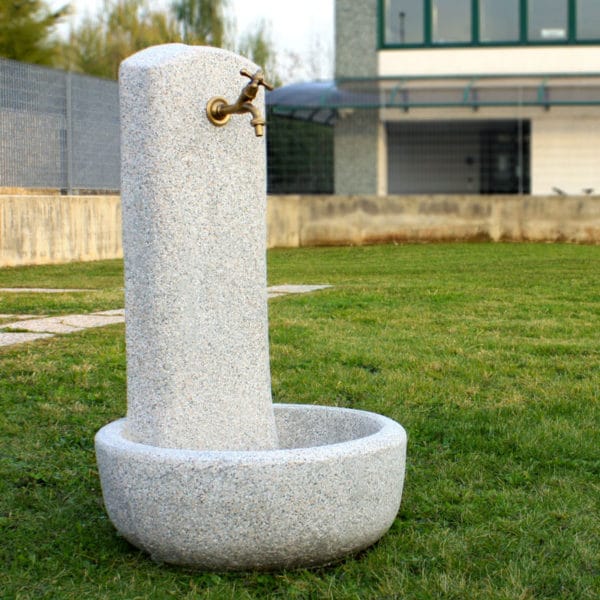 Fontana Vedovella da Giardino Sabbiata tipo Granito - Cagliari